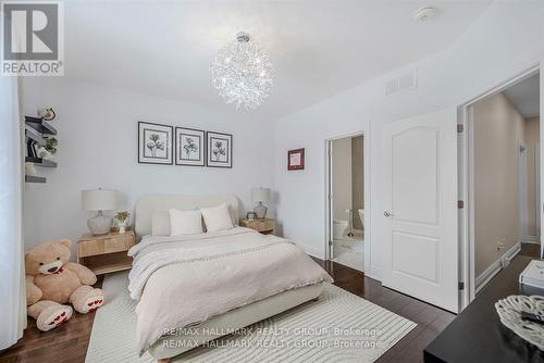 699 Ballycastle Crescent, Ottawa, ON - Indoor Photo Showing Bedroom