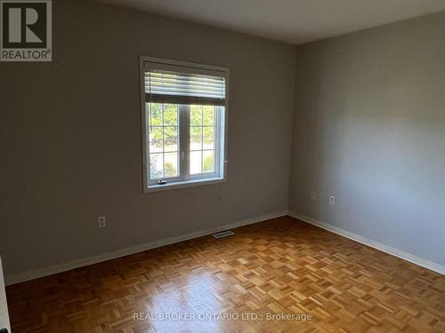 7315 Lowville Heights, Mississauga, ON - Indoor Photo Showing Other Room