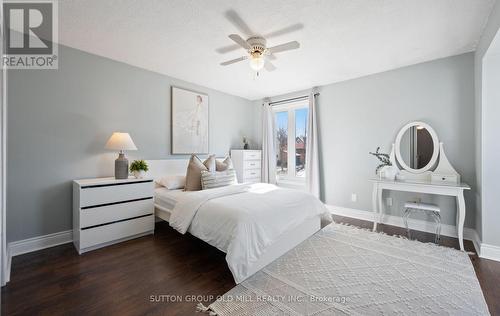 1433 Andros Boulevard, Mississauga, ON - Indoor Photo Showing Bedroom