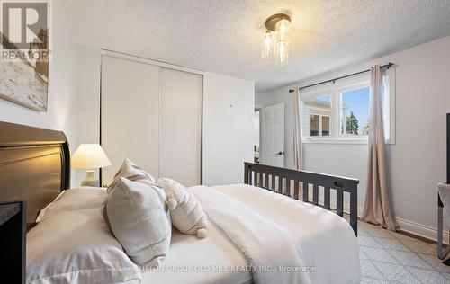 1433 Andros Boulevard, Mississauga, ON - Indoor Photo Showing Bedroom
