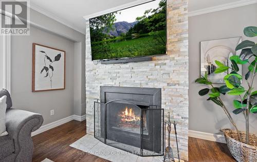 1433 Andros Boulevard, Mississauga, ON - Indoor Photo Showing Living Room With Fireplace