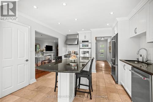 1589 Crediton Parkway, Mississauga, ON - Indoor Photo Showing Kitchen With Stainless Steel Kitchen With Double Sink With Upgraded Kitchen