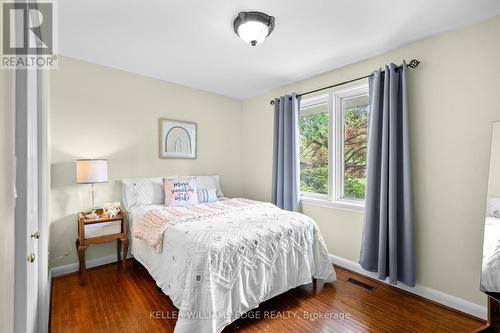 1589 Crediton Parkway, Mississauga, ON - Indoor Photo Showing Bedroom