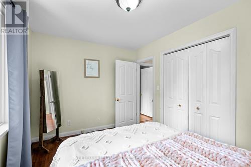 1589 Crediton Parkway, Mississauga, ON - Indoor Photo Showing Bedroom