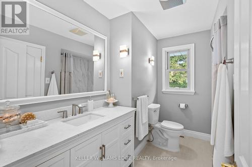 1589 Crediton Parkway, Mississauga, ON - Indoor Photo Showing Bathroom