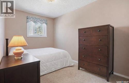 403 Bronson Crescent, Saskatoon, SK - Indoor Photo Showing Bedroom