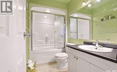403 Bronson Crescent, Saskatoon, SK - Indoor Photo Showing Bathroom