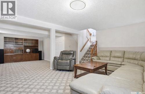 403 Bronson Crescent, Saskatoon, SK - Indoor Photo Showing Living Room