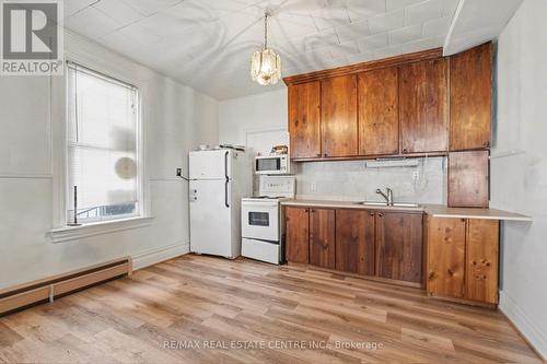 84 Bank Street N, Renfrew, ON - Indoor Photo Showing Kitchen