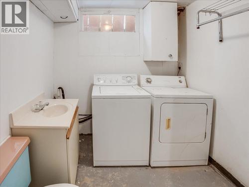 2172 Second Avenue, Trail, BC - Indoor Photo Showing Laundry Room