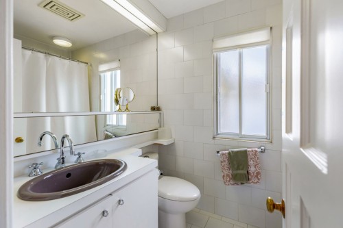Salle de bains - 1765 Ch. Caledonia, Mont-Royal, QC - Indoor Photo Showing Bathroom