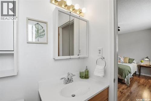 17 Malta Crescent, Saskatoon, SK - Indoor Photo Showing Bathroom
