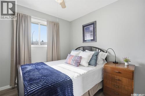17 Malta Crescent, Saskatoon, SK - Indoor Photo Showing Bedroom