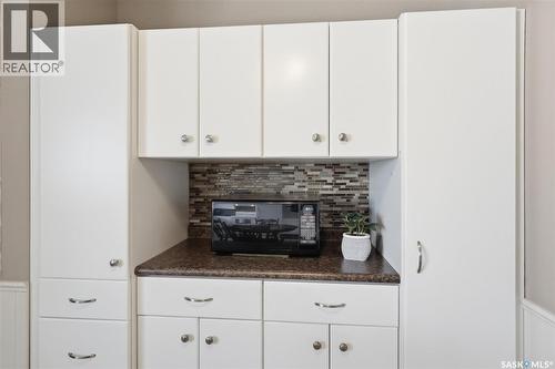 17 Malta Crescent, Saskatoon, SK - Indoor Photo Showing Kitchen