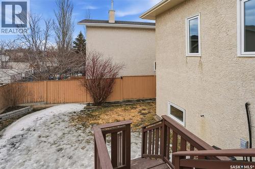 6719 Maplecrest Place, Regina, SK - Outdoor