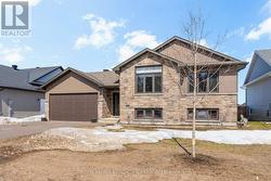 142 CHAD STREET Petawawa, ON K8H 0G8