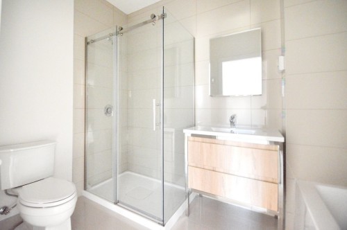 Bathroom - 101-2035 Rue Notre-Dame, Montréal (Lachine), QC - Indoor Photo Showing Bathroom