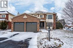 3 BALDING CRESCENT  Ottawa, ON K2K 2L4