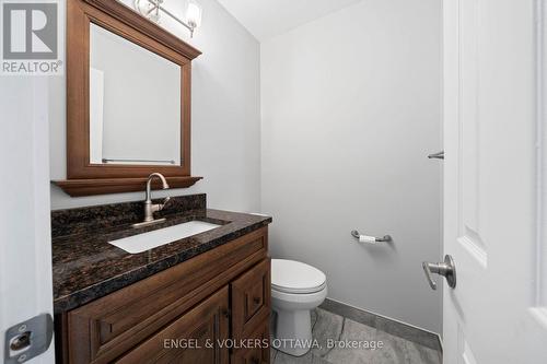 3 Balding Crescent, Ottawa, ON - Indoor Photo Showing Bathroom