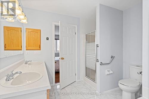 3 Balding Crescent, Ottawa, ON - Indoor Photo Showing Bathroom