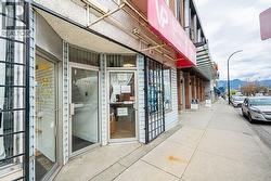 3947 KNIGHT STREET  Vancouver, BC V5N 3L8