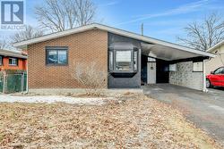2424 HEATON AVENUE  Ottawa, ON K1G 1J2