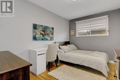 2424 Heaton Avenue, Ottawa, ON - Indoor Photo Showing Bedroom