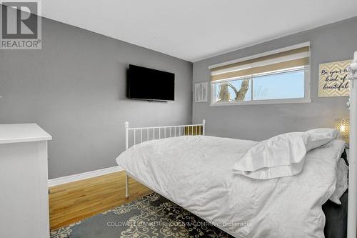 2424 Heaton Avenue, Ottawa, ON - Indoor Photo Showing Bedroom