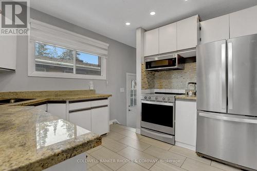 2424 Heaton Avenue, Ottawa, ON - Indoor Photo Showing Kitchen