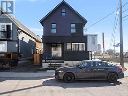 141 CARRUTHERS AVENUE  Ottawa, ON K1Y 1N4