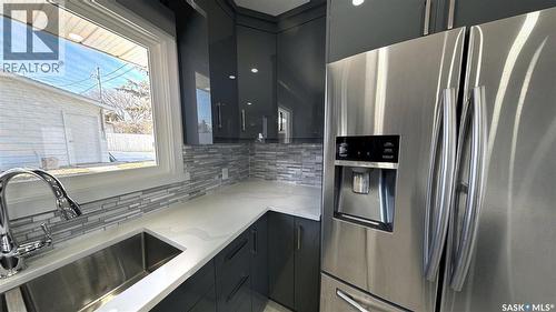 1607 9Th Avenue N, Saskatoon, SK - Indoor Photo Showing Kitchen