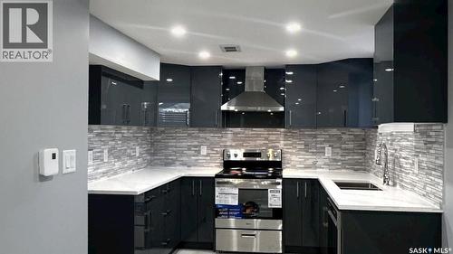 1607 9Th Avenue N, Saskatoon, SK - Indoor Photo Showing Kitchen With Upgraded Kitchen