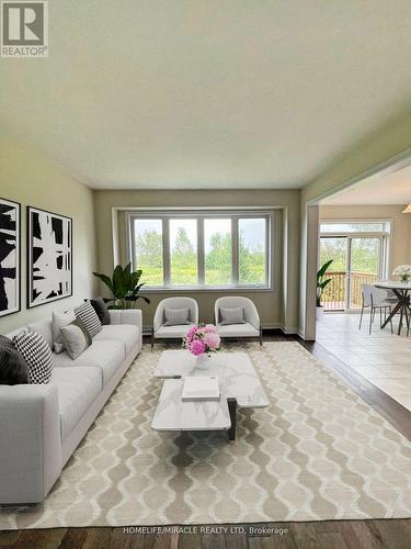 66 Aviron Crescent, Welland, ON - Indoor Photo Showing Living Room