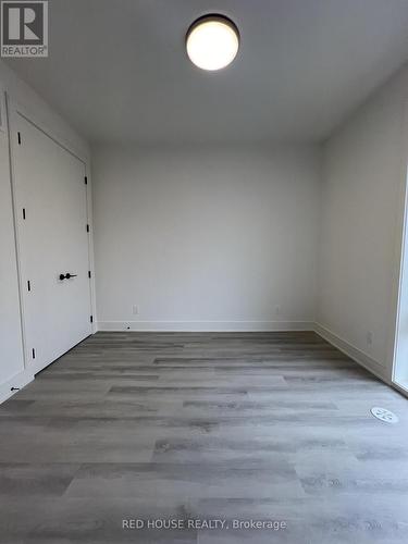 120 Everett Common, St. Catharines, ON - Indoor Photo Showing Garage