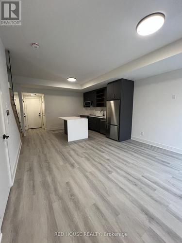 120 Everett Common, St. Catharines, ON - Indoor Photo Showing Kitchen