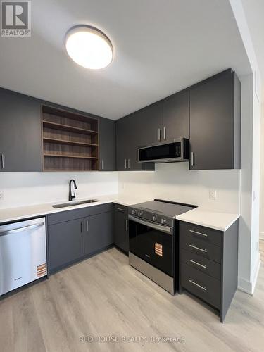 138 Everett Common, St. Catharines, ON - Indoor Photo Showing Kitchen