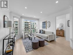 712 - 935 SHEPPARD AVENUE W Toronto, ON M3H 2T7