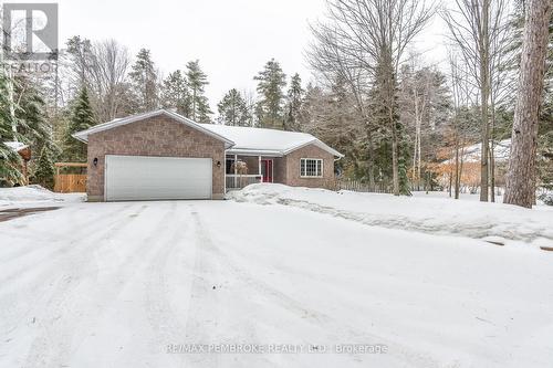 6 STEFFEN STREET  Petawawa, ON K8H 3L8