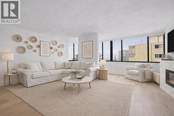 703 2167 BELLEVUE AVENUE  West Vancouver, BC V7V 1C2