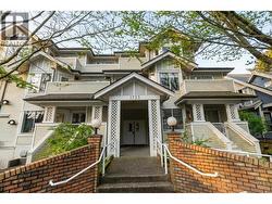 306 1723 FRANCES STREET  Vancouver, BC V5L 1Z5