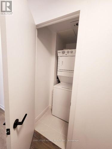 215 - 4878 Powers Common, Burlington, ON - Indoor Photo Showing Laundry Room