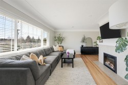 1098 Willow St Saanich, BC V8X 3J9