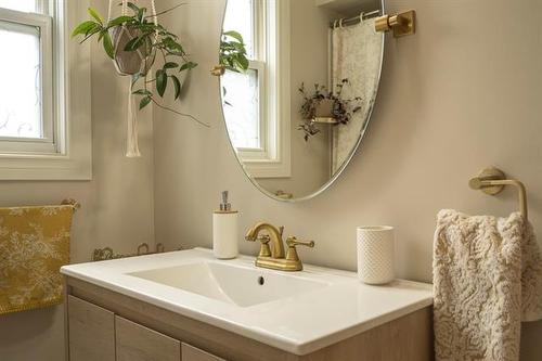 48 Rosewarne Ave, Winnipeg, MB 