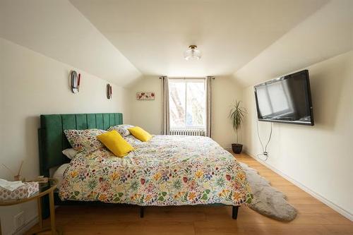 48 Rosewarne Ave, Winnipeg, MB 