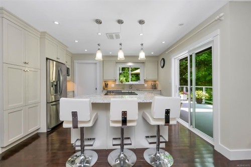 4008 Bow Rd, Saanich, BC 