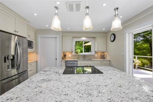 4008 Bow Rd, Saanich, BC 