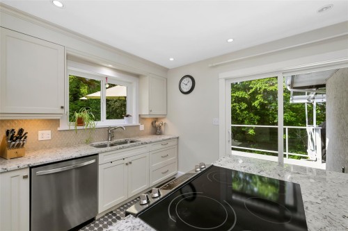 4008 Bow Rd, Saanich, BC 