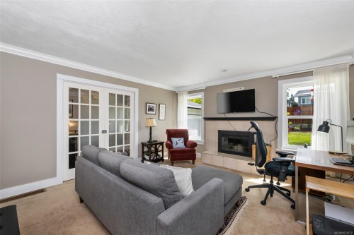 4008 Bow Rd, Saanich, BC 