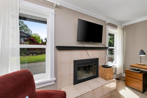 4008 Bow Rd, Saanich, BC 