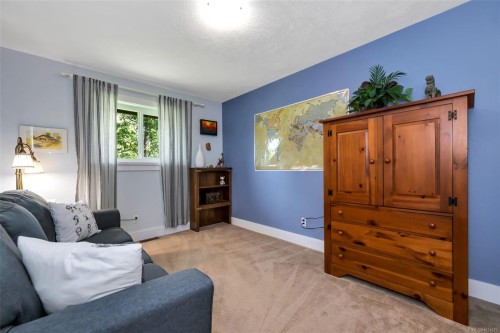 4008 Bow Rd, Saanich, BC 